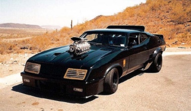 Dans la catégorie des voitures que je rêve d’avoir dans mon garage, voici la la Ford Falcon XB Coupe de 1973 nommée ‘interceptor’ transformée pour le film Mad Max.